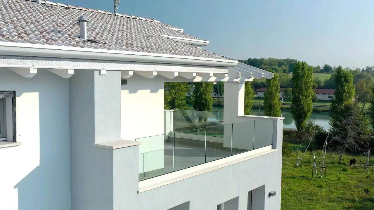 Luxury Suite La Finestra Sul Mincio Peschiera del Garda 0*,  Italy